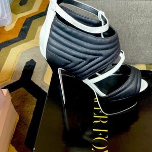 Brand New Black & White Paper Fox Heels